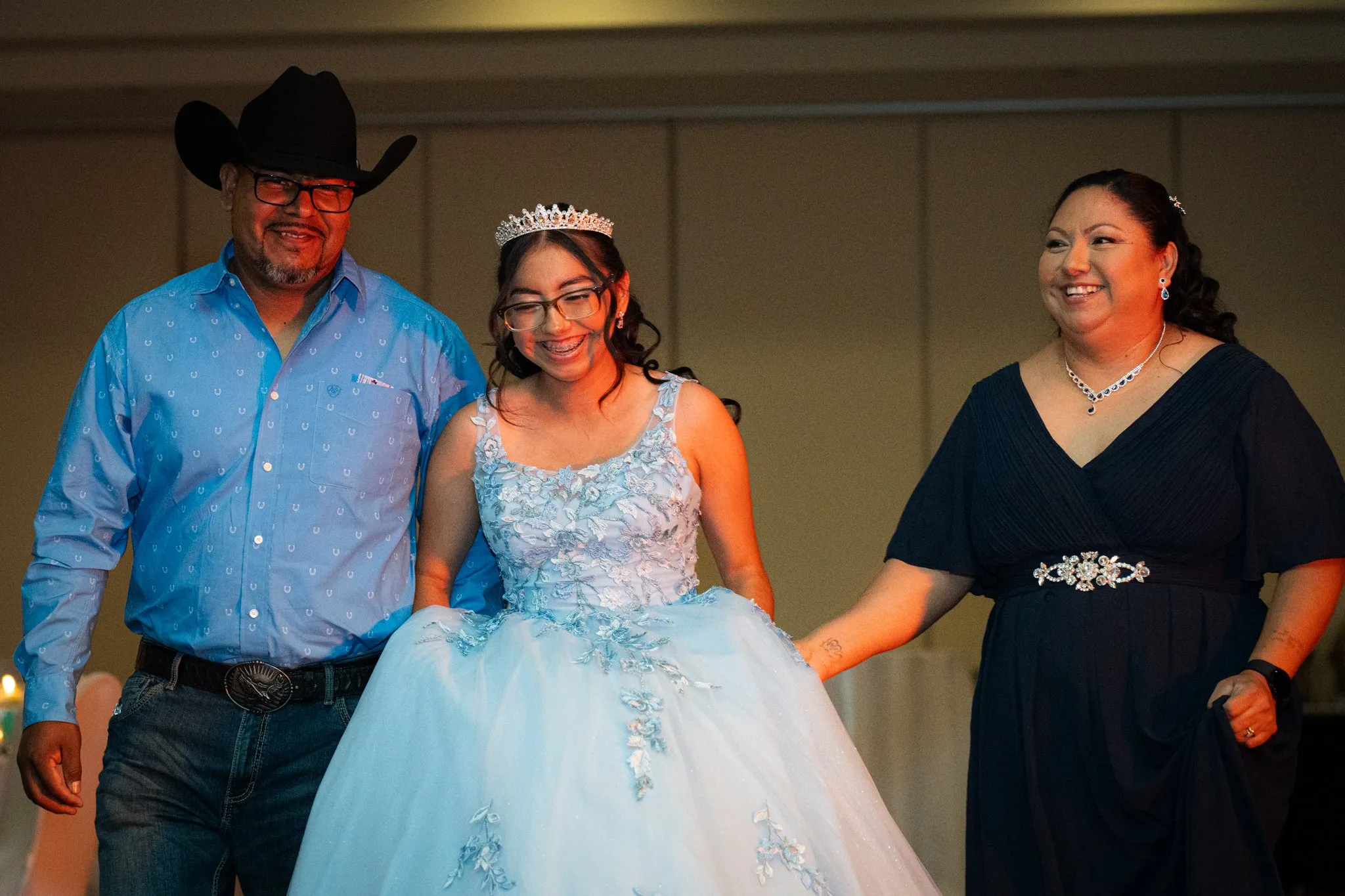 Alison's XV Quinceañera photo 13 by Dallas photographer Rony Lanza