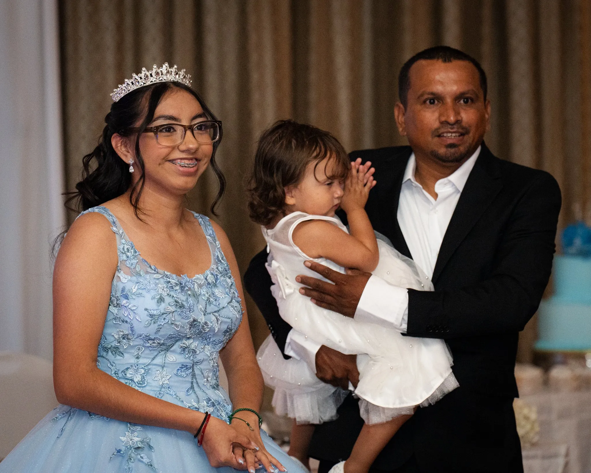Alison's XV Quinceañera photo 15 by Dallas photographer Rony Lanza