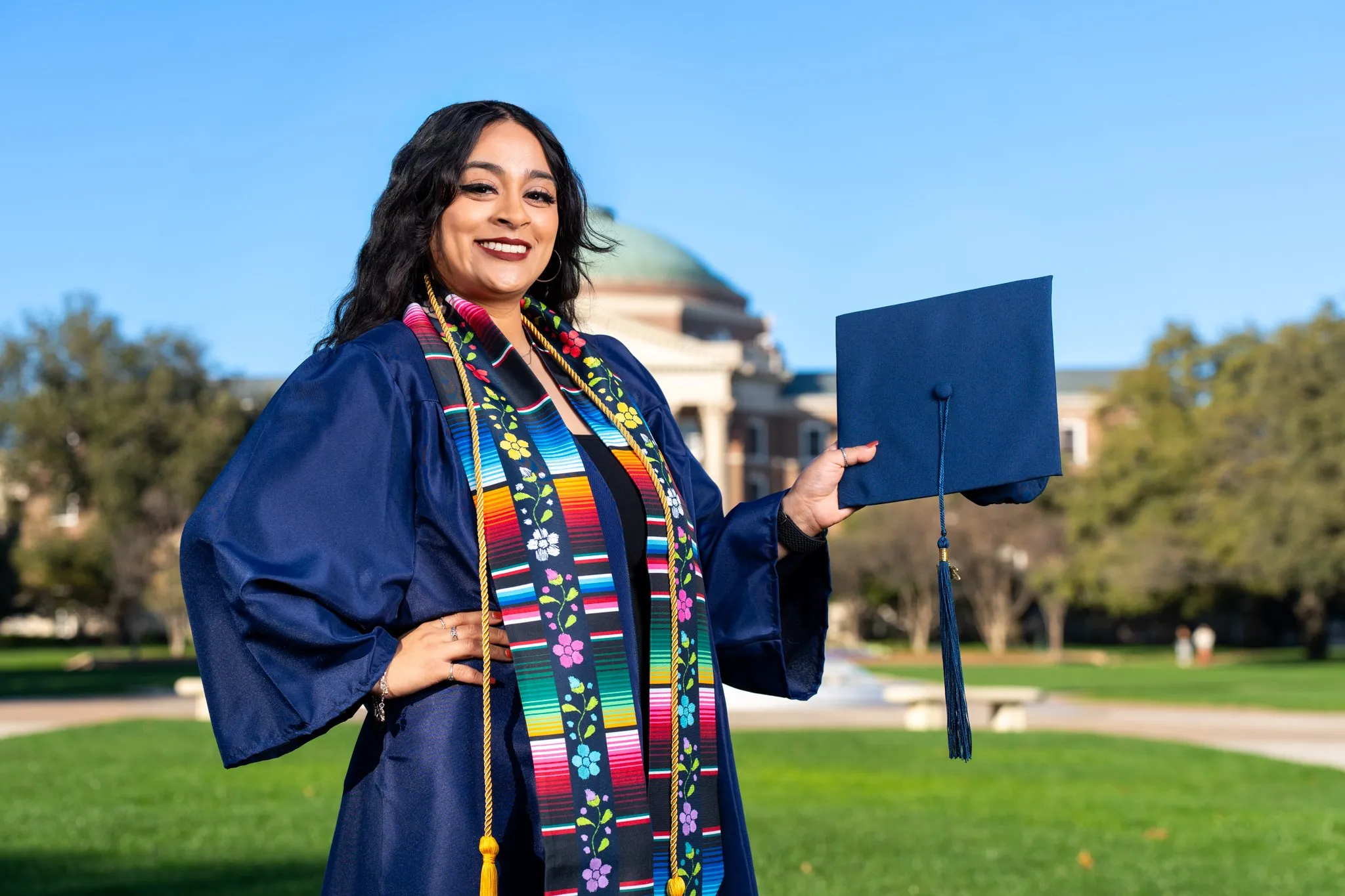Guiselle's Graduation senior portrait photo 5 by Dallas photographer Rony Lanza