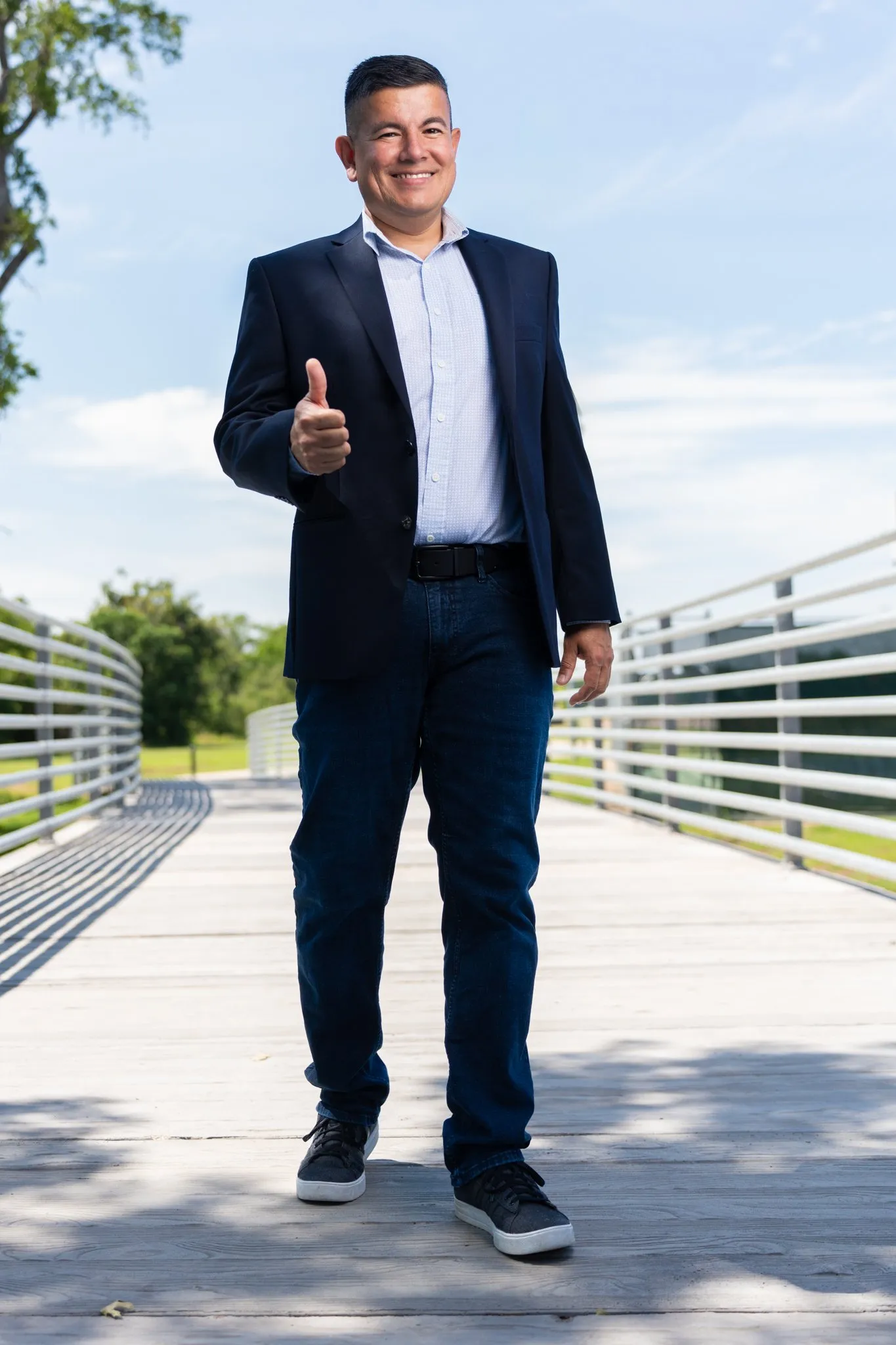 Gustavo portrait session photo 3 by Dallas photographer Rony Lanza