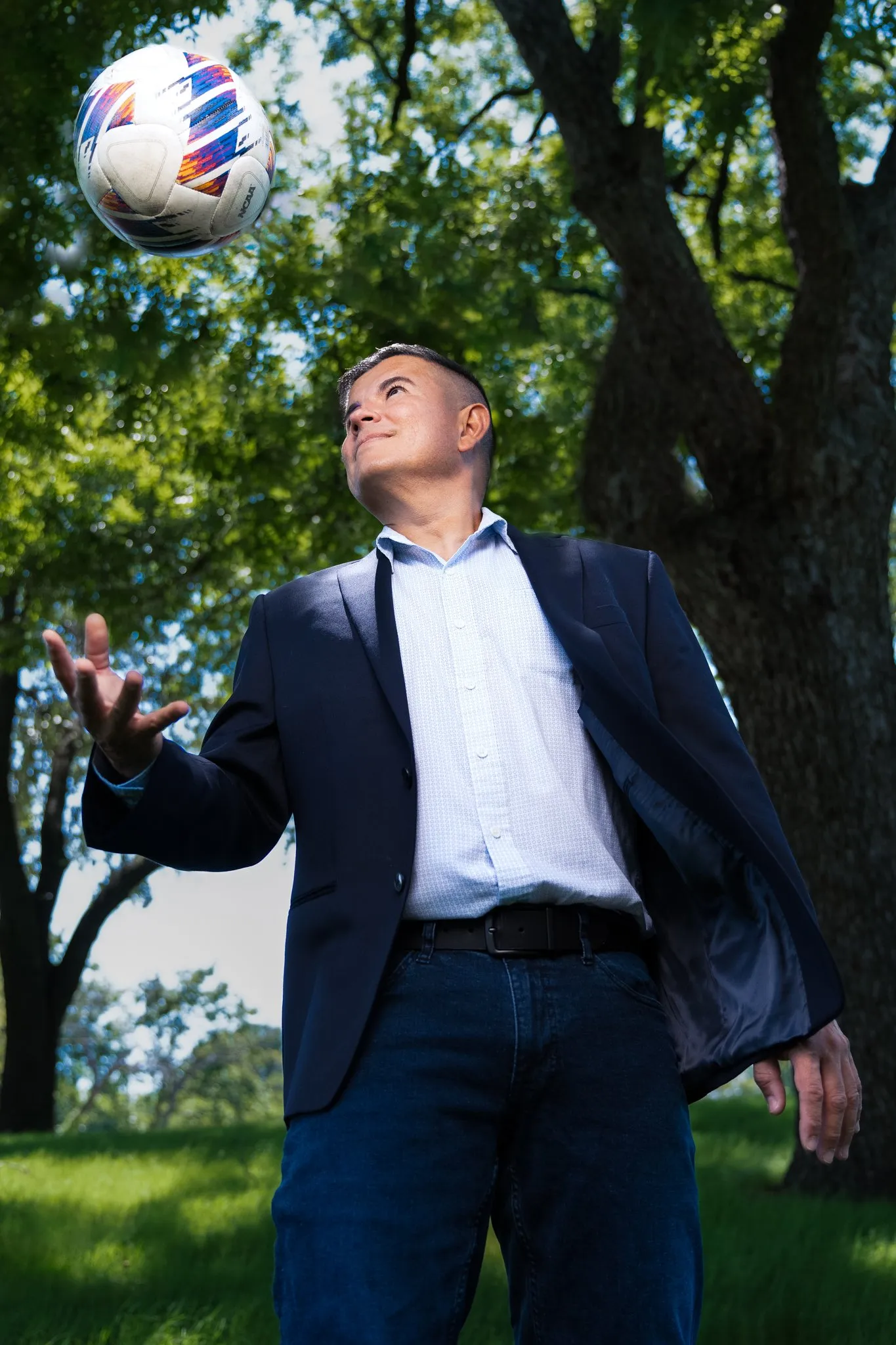 Gustavo portrait session photo 6 by Dallas photographer Rony Lanza