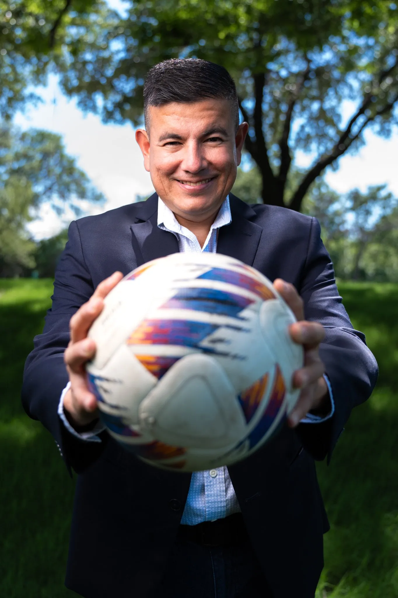 Gustavo portrait session photo 8 by Dallas photographer Rony Lanza