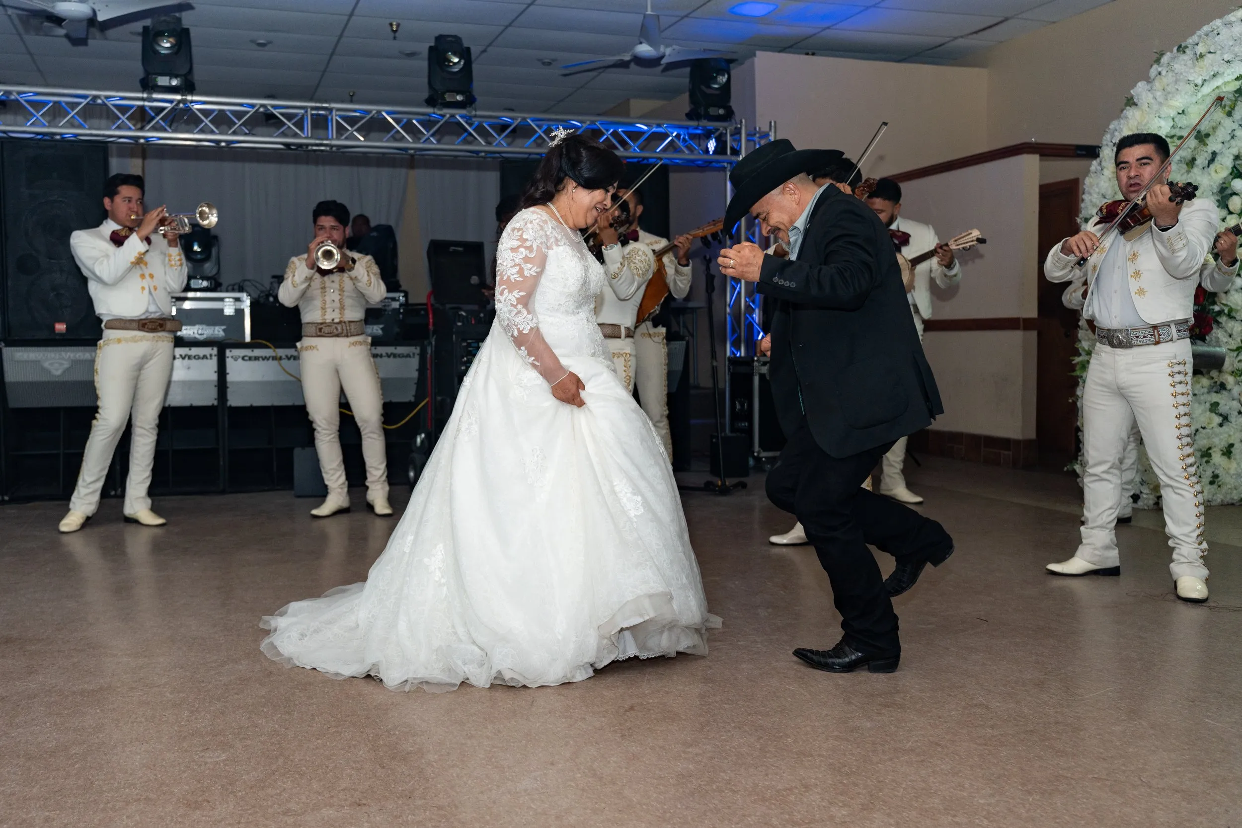 Jose & Griselda's Wedding engagement & wedding photo 18 by Dallas photographer Rony Lanza