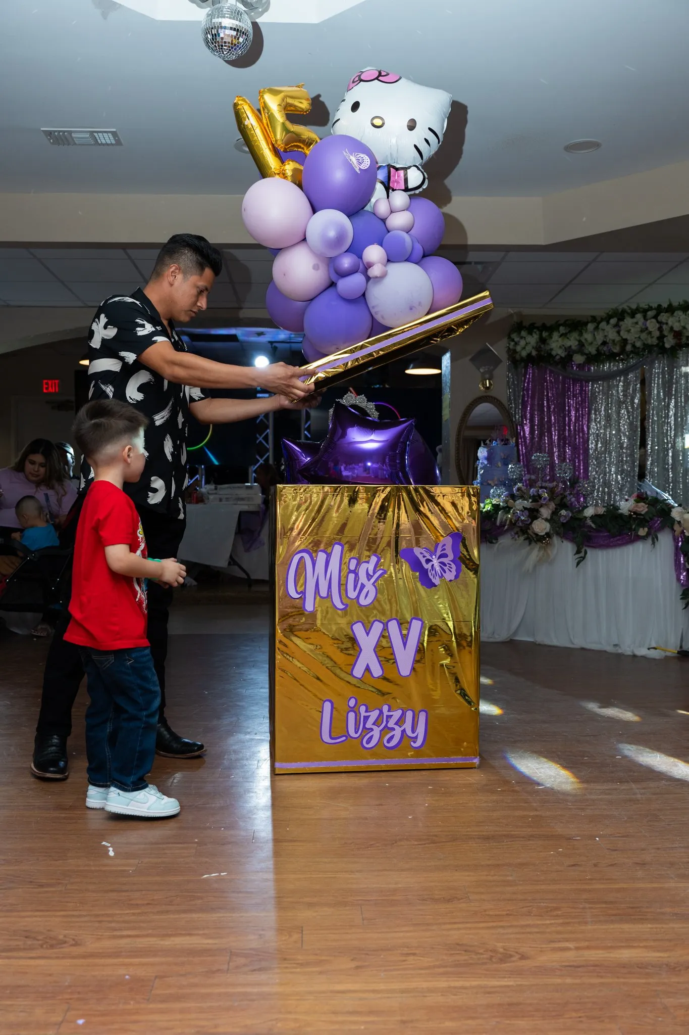Lizzy's XV Quinceañera photo 20 by Dallas photographer Rony Lanza