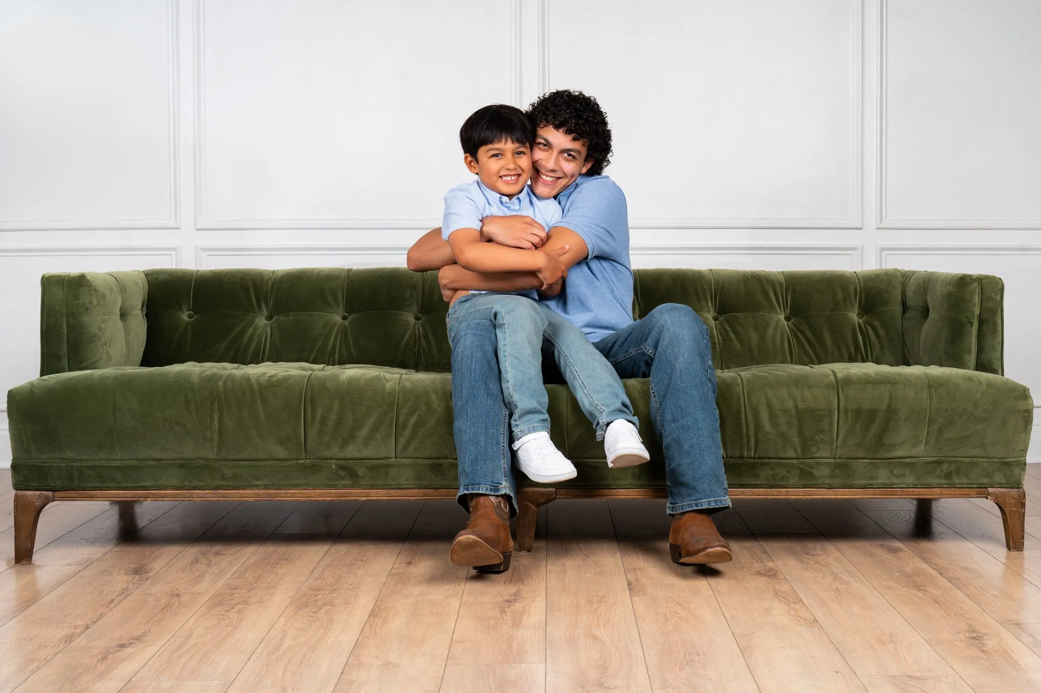The Fuentes Lara Family family photo session photo 3 by Dallas photographer Rony Lanza