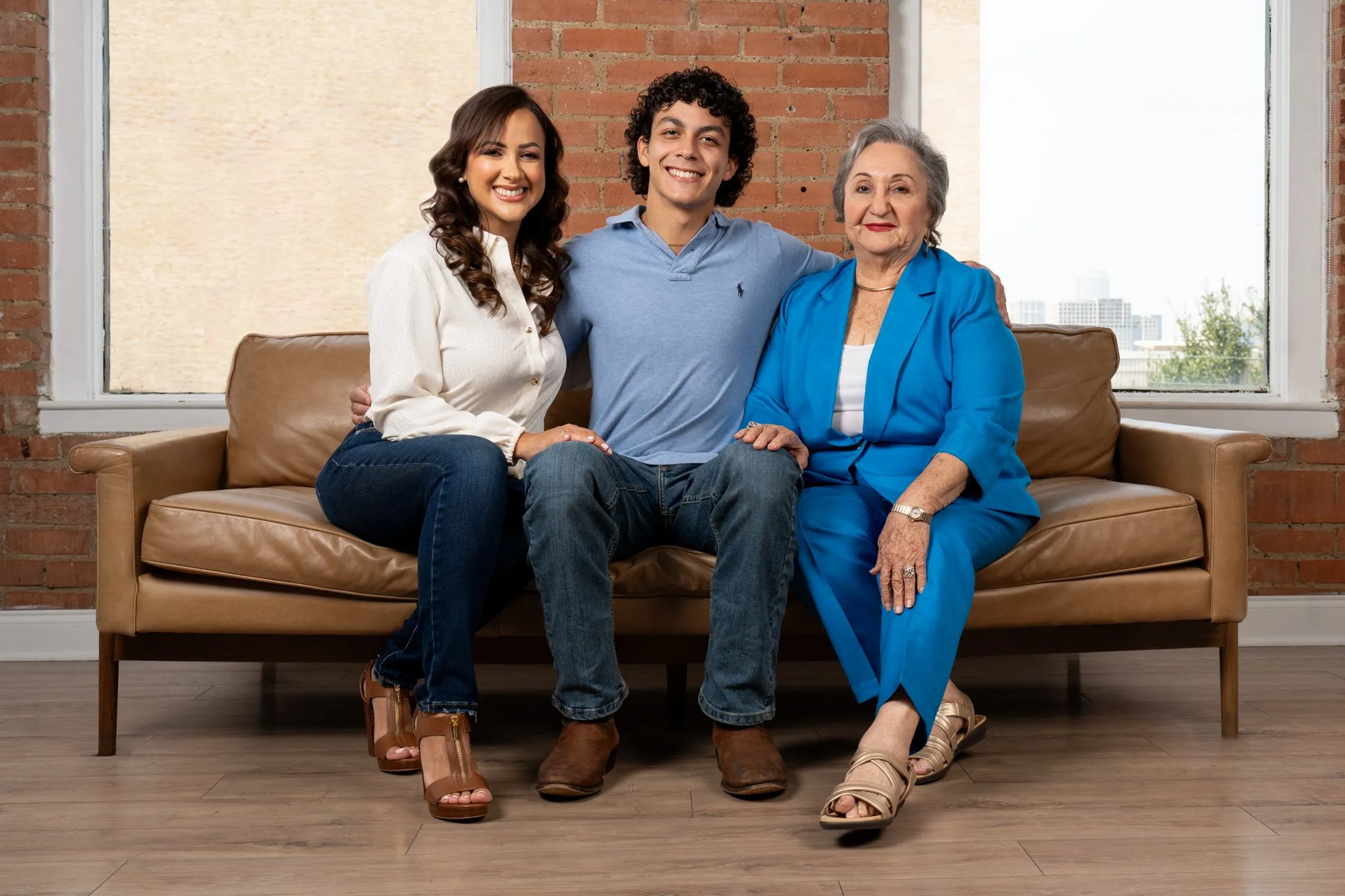 The Fuentes Lara Family family photo session photo 7 by Dallas photographer Rony Lanza