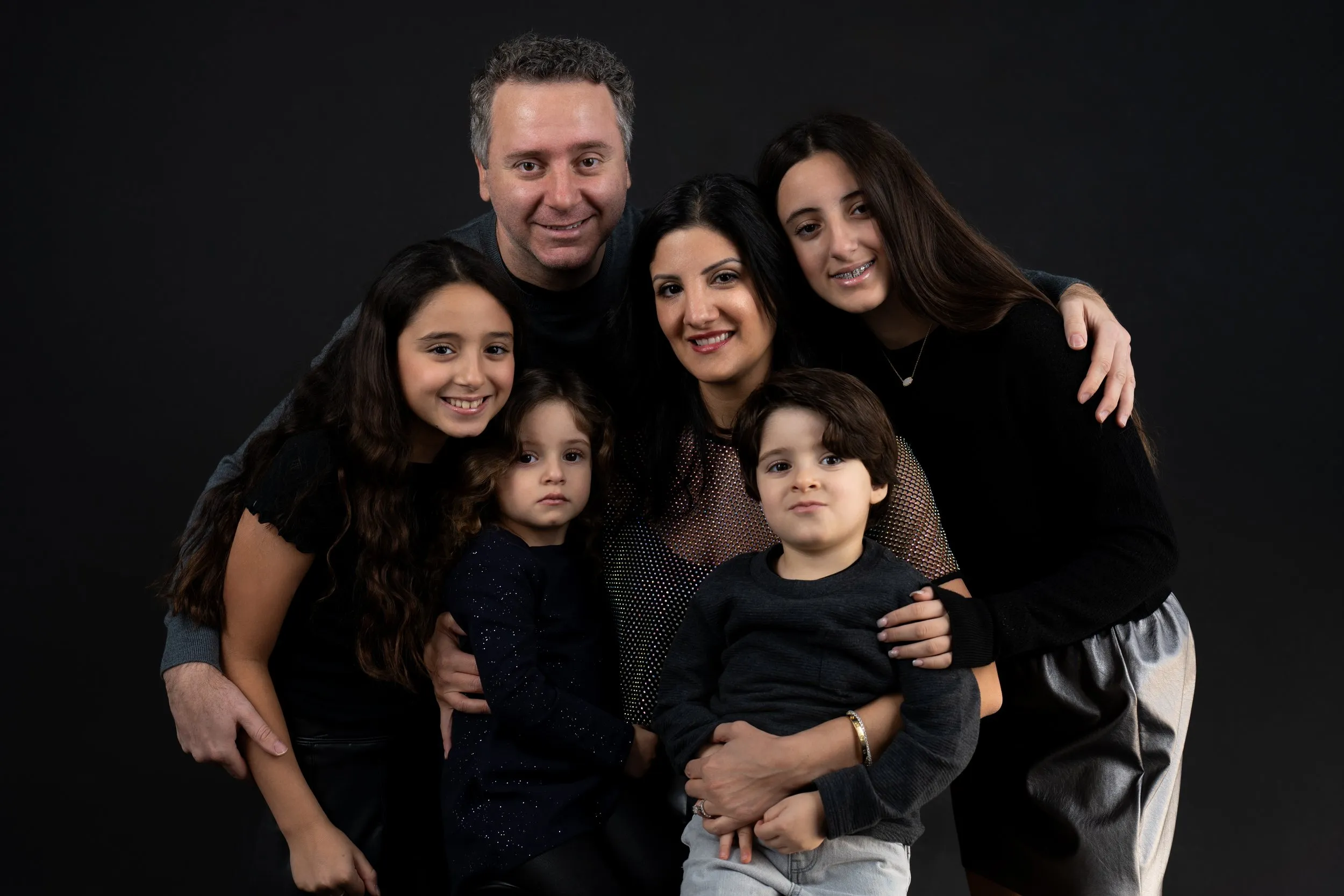 The Yacob Family family photo session photo 1 by Dallas photographer Rony Lanza
