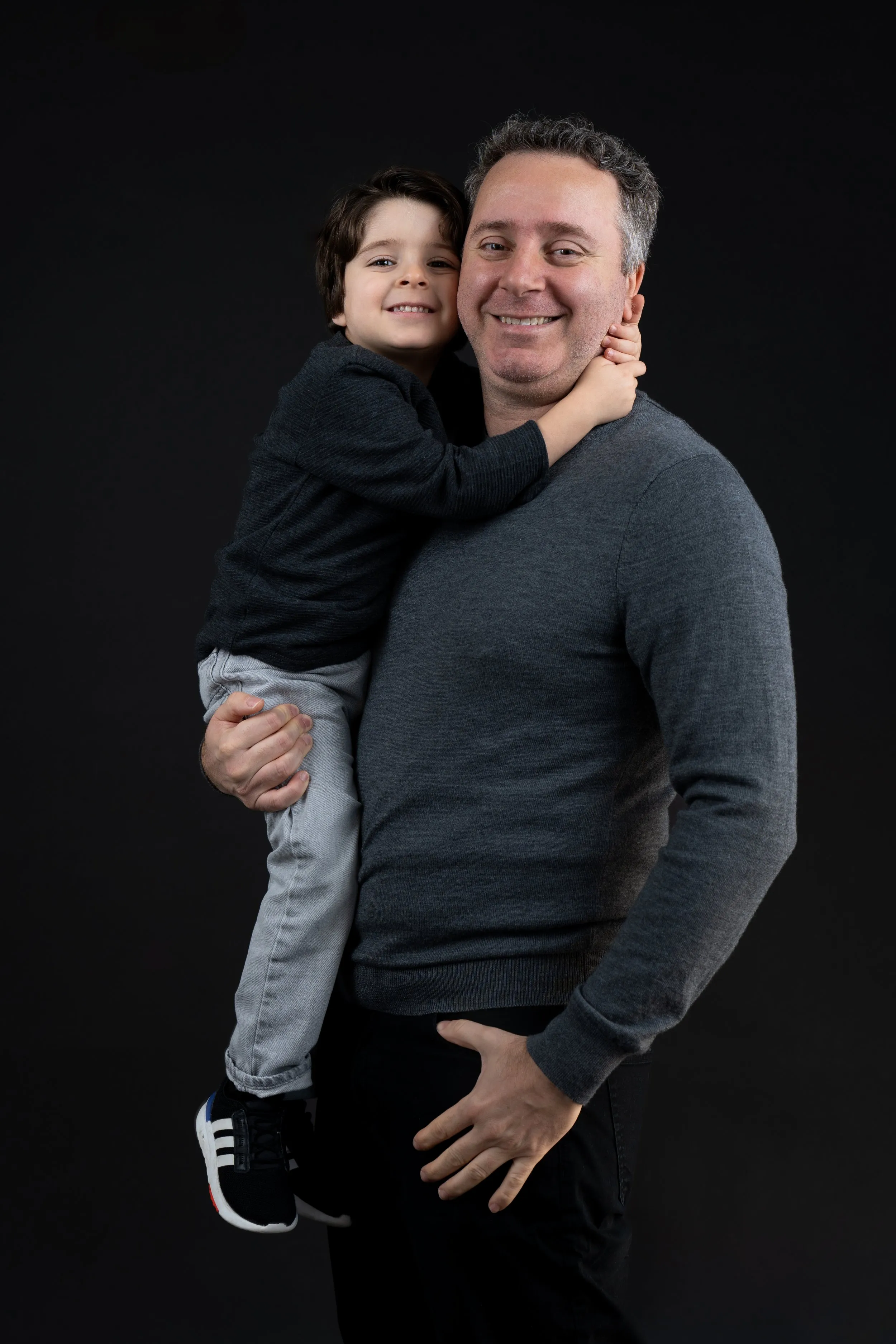 The Yacob Family family photo session photo 9 by Dallas photographer Rony Lanza