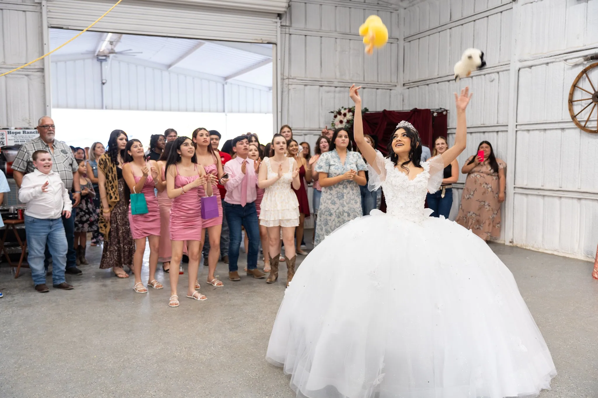Ysabella's XV Quinceañera photo 16 by Dallas photographer Rony Lanza