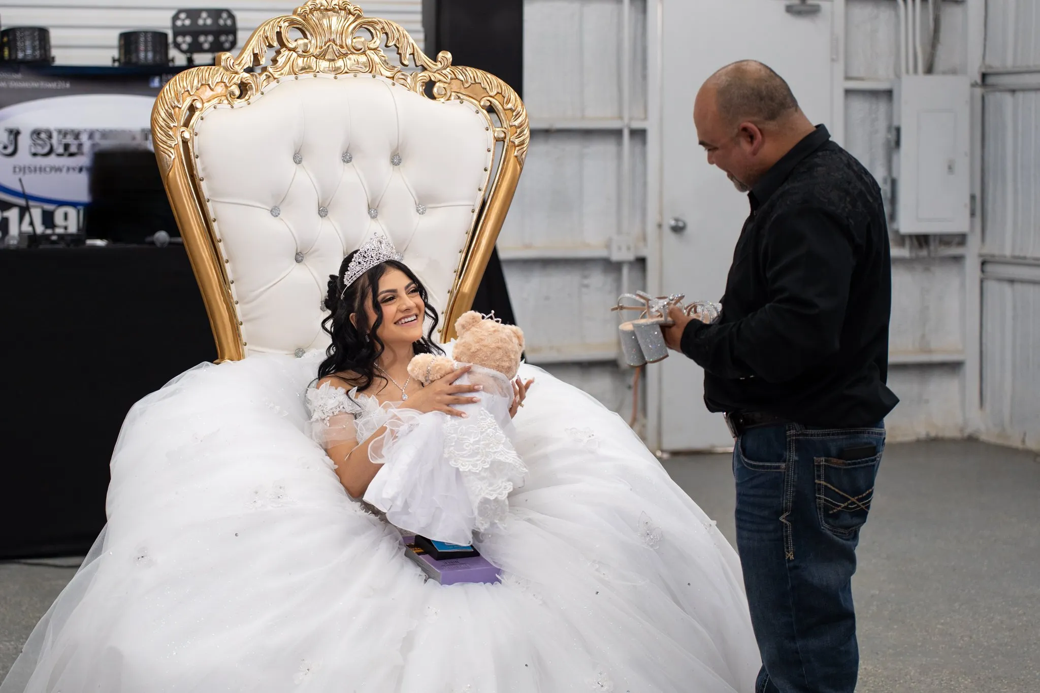 Ysabella's XV Quinceañera photo 17 by Dallas photographer Rony Lanza